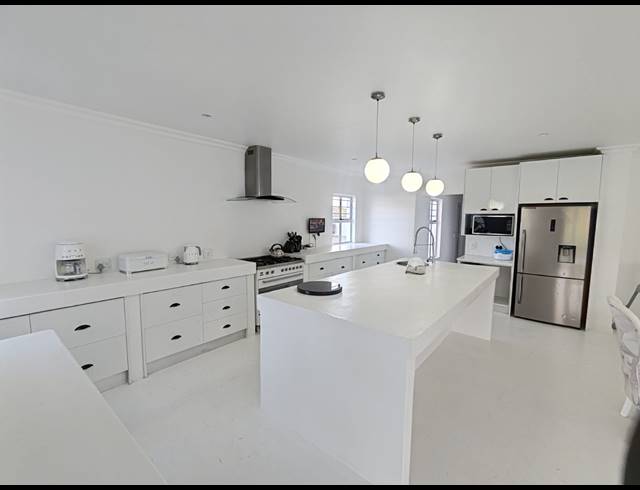 7 BEDROOM HOUSE FOR SALE IN LONG ACRES COUNTRY ESTATE
